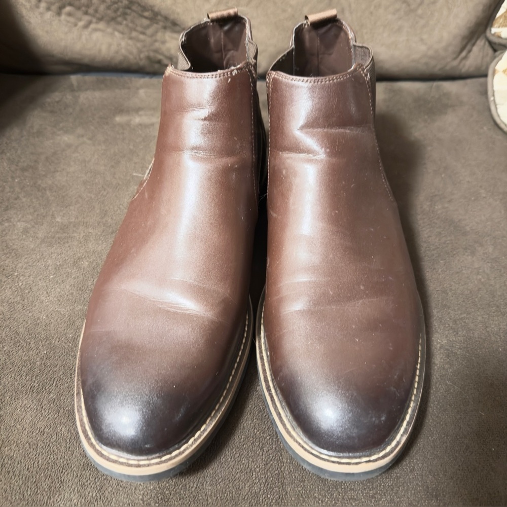 Men’s leather dress shoes